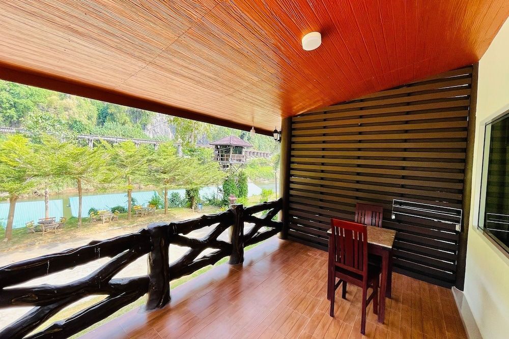 Baan Rim Kwai Paerimnam Resort Deluxe Twin Room 5