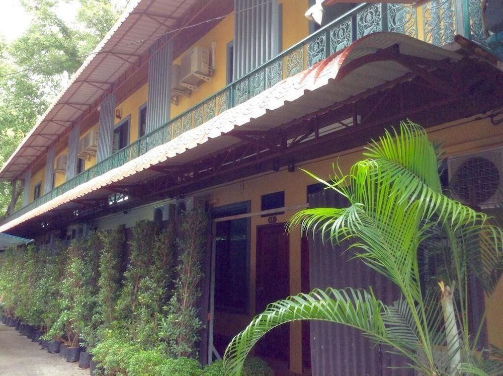 undefined BC guesthouse Si Phraya 7