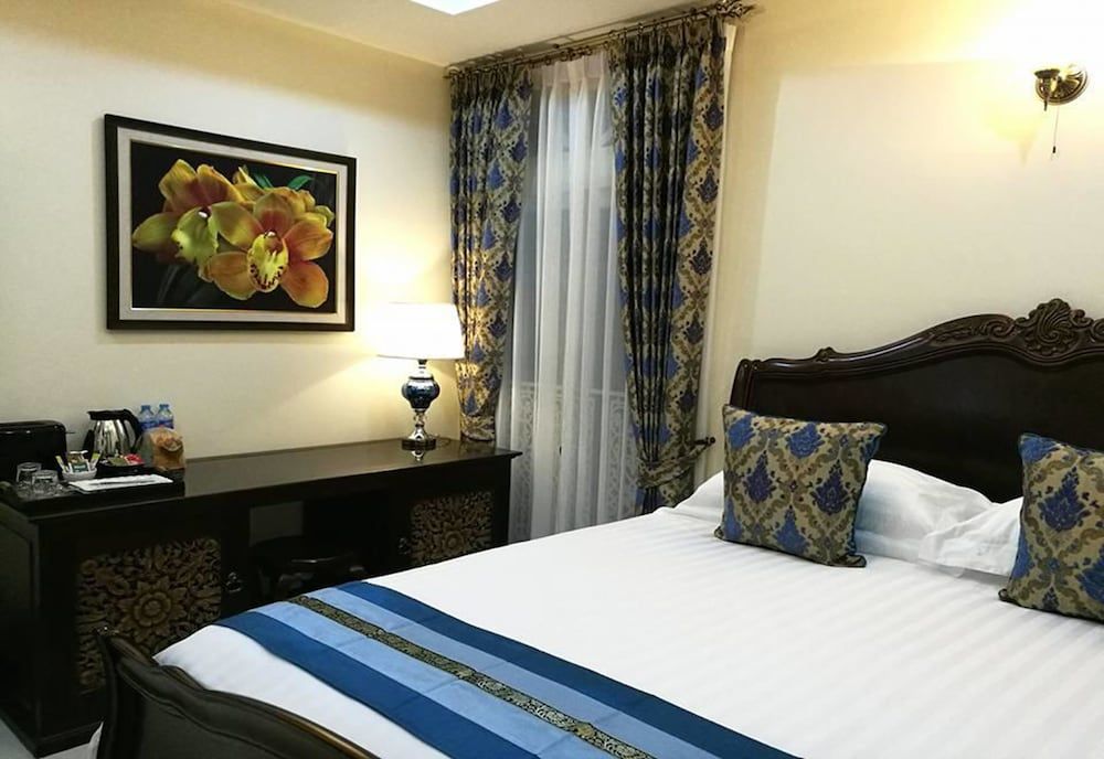 undefined The Velvet Orchid 9