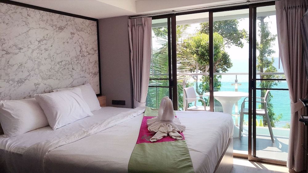 Deluxe Suite, Ocean View (A4)