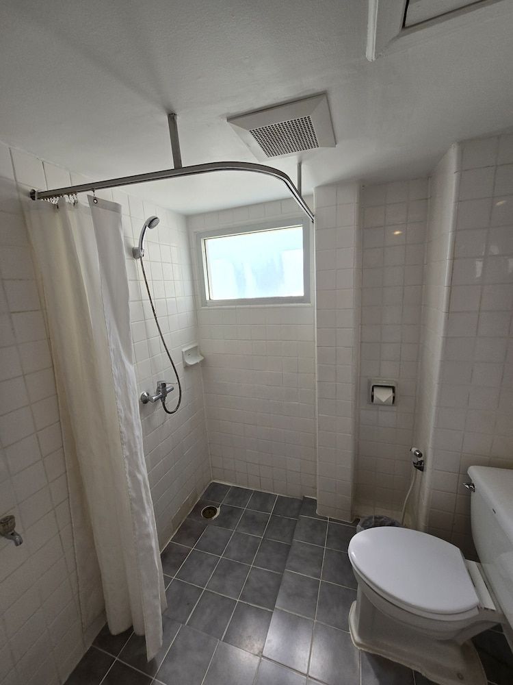 Sunset Mansion One Bedroom Apartment 13