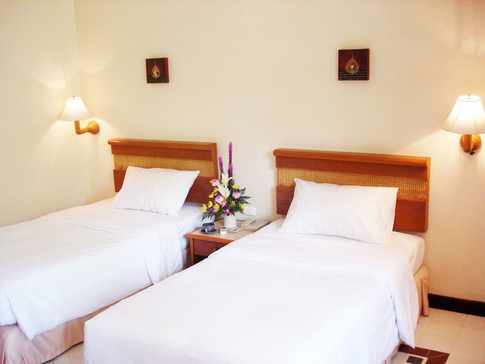 Sunset Mansion One Bedroom Apartment 5