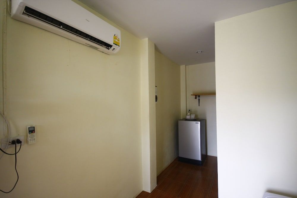 Baan Chomlay Resort Standard Room 2