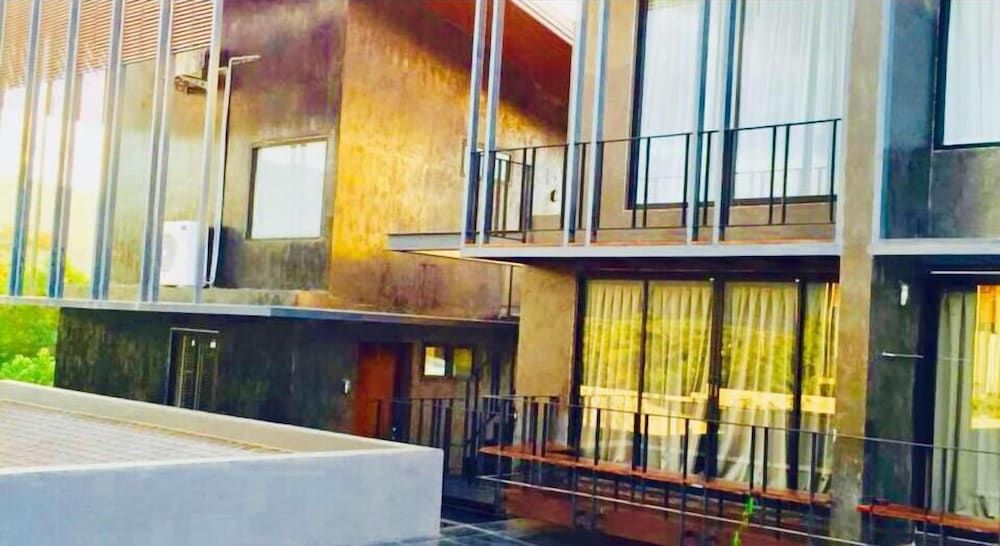 undefined Hyde 198 Homeresort 8