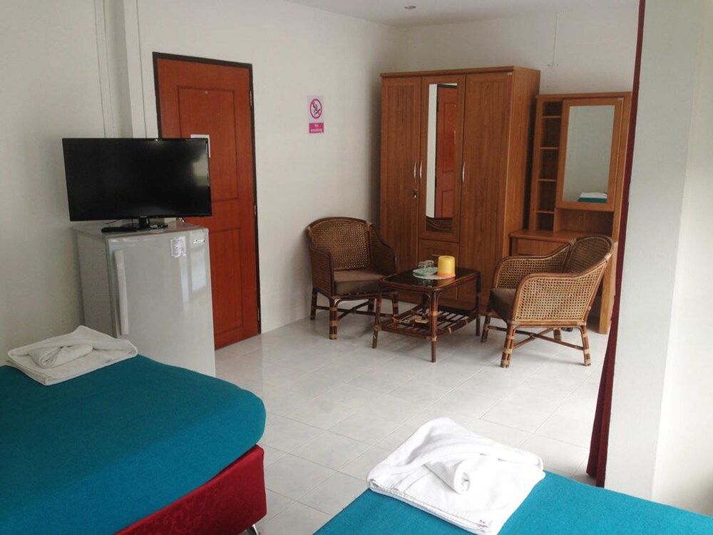 A&B Hotel Deluxe Room 7