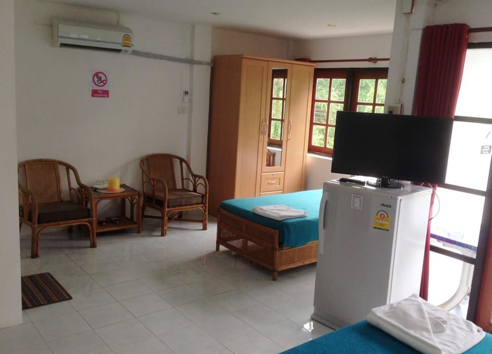 A&B Hotel Family Room 6