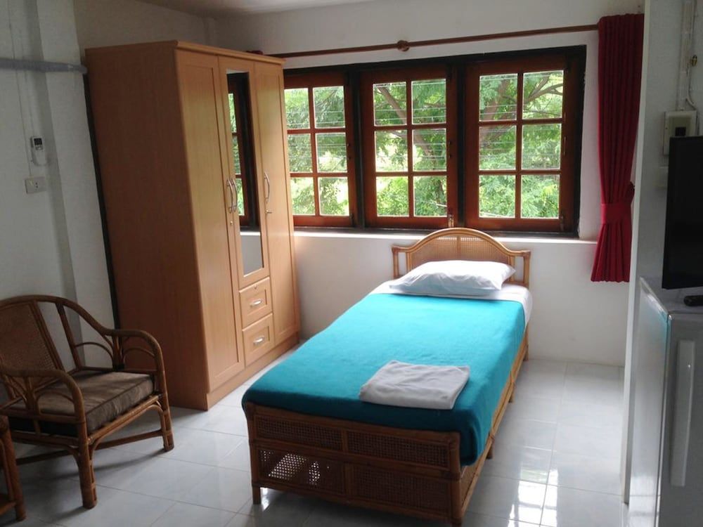 A&B Hotel Family Room 7