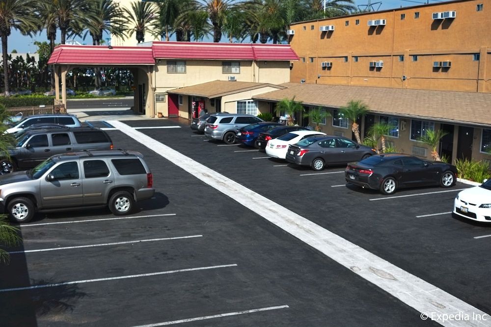 undefined Anaheim Discovery Inn & Suites 6