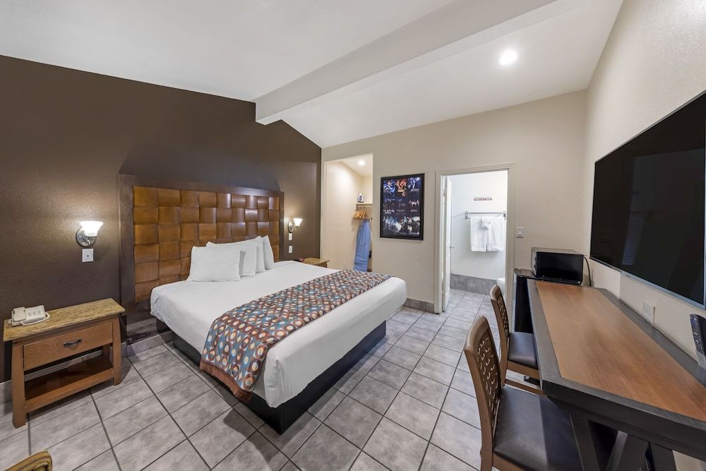 undefined Anaheim Discovery Inn & Suites 3
