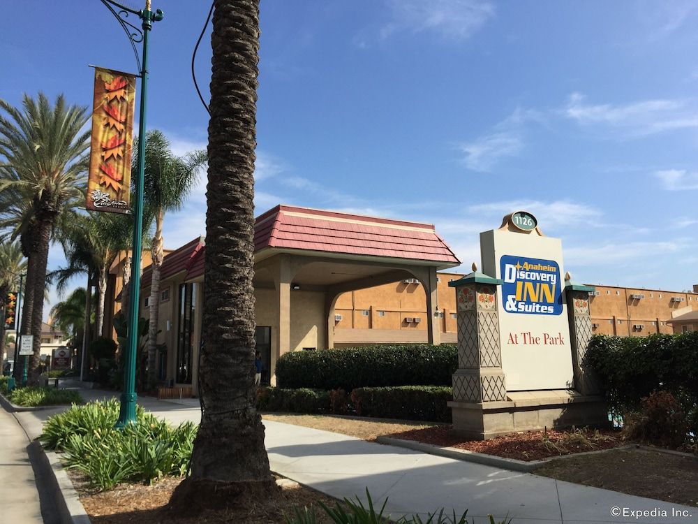 undefined Anaheim Discovery Inn & Suites 4