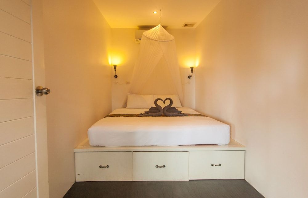 3-Bedroom Penthouse 2 Terrace