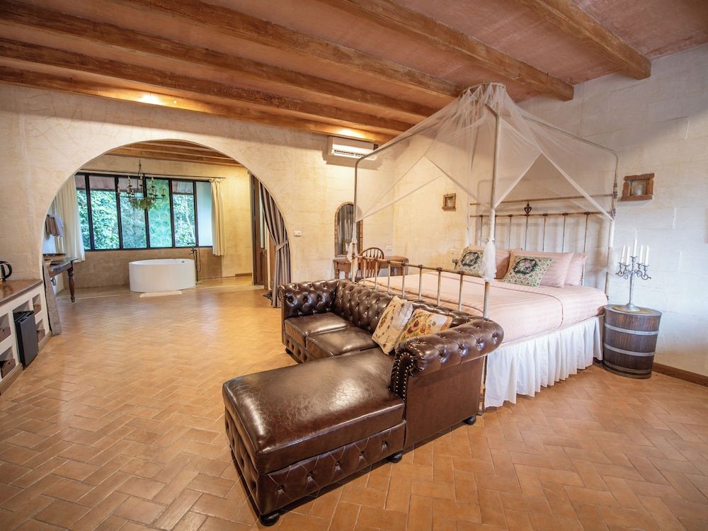 La Toscana Resort Bath Suite 6