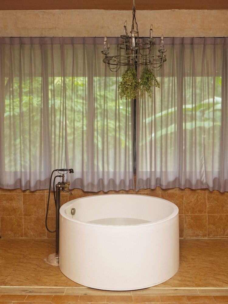 La Toscana Resort Bath Suite 2