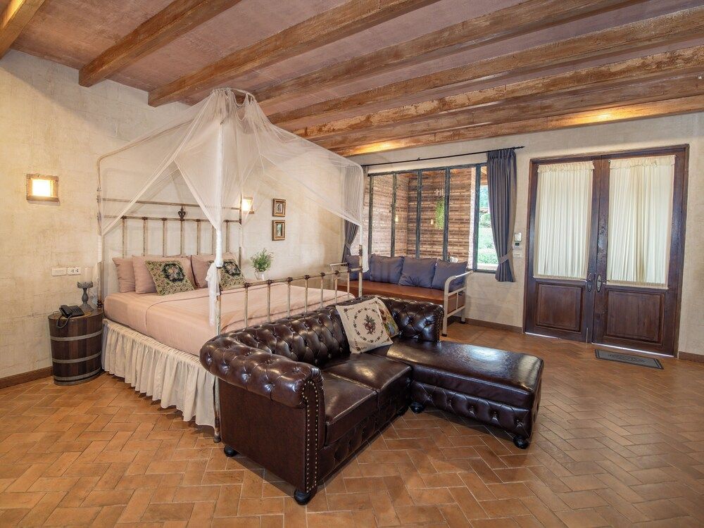 La Toscana Resort Bath Suite