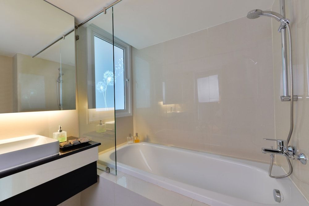 Le D'Tel Bangkok Deluxe Room 9