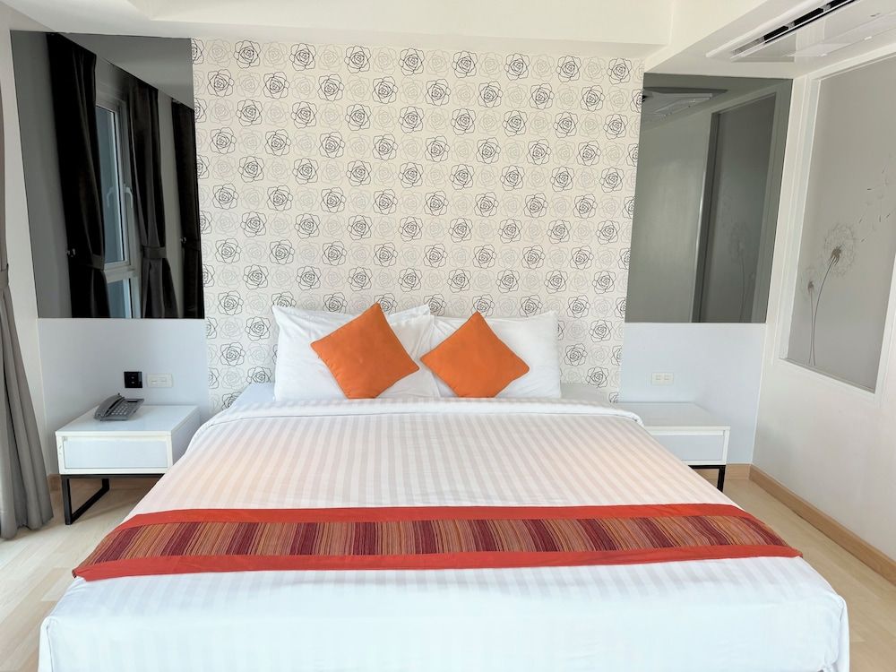 Le D'Tel Bangkok Deluxe Room