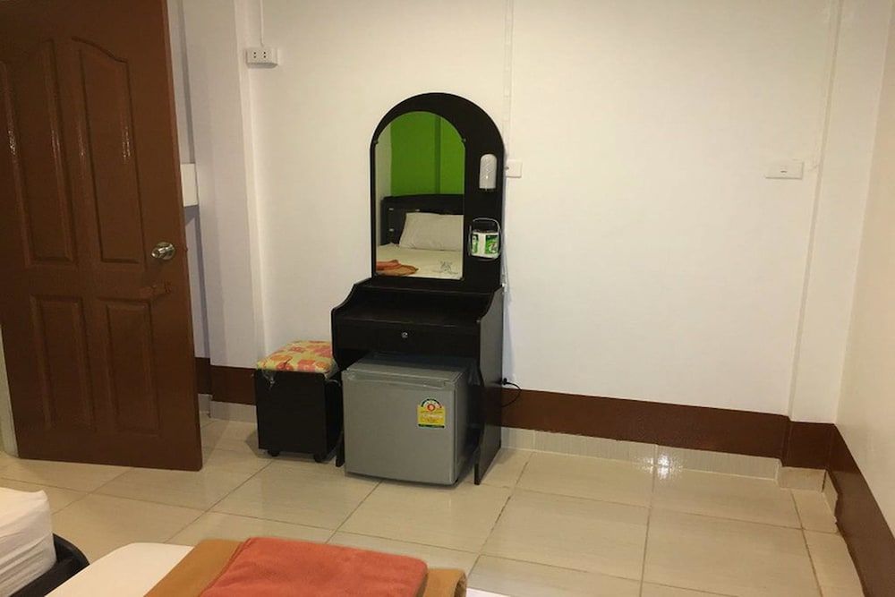 Lucky Guesthouse Standard Twin Room 5