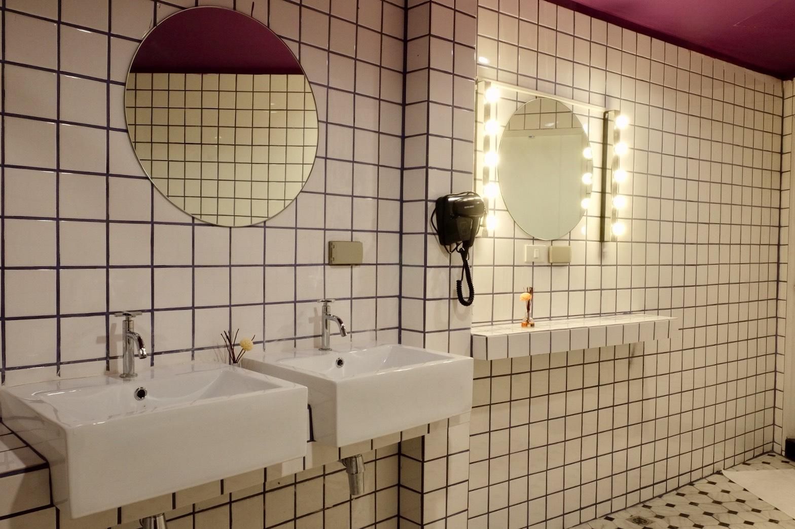 Queen Room with Shared Bathroom