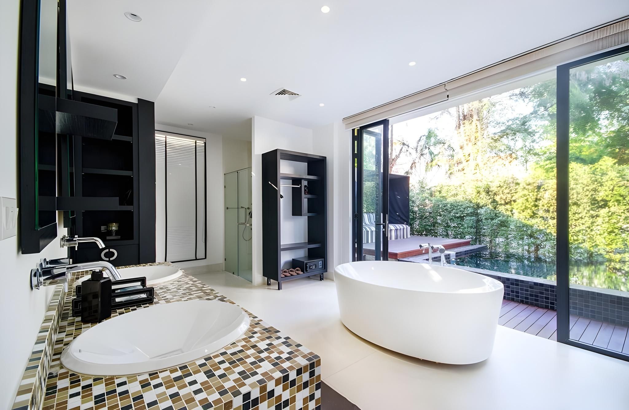 Suite Pool