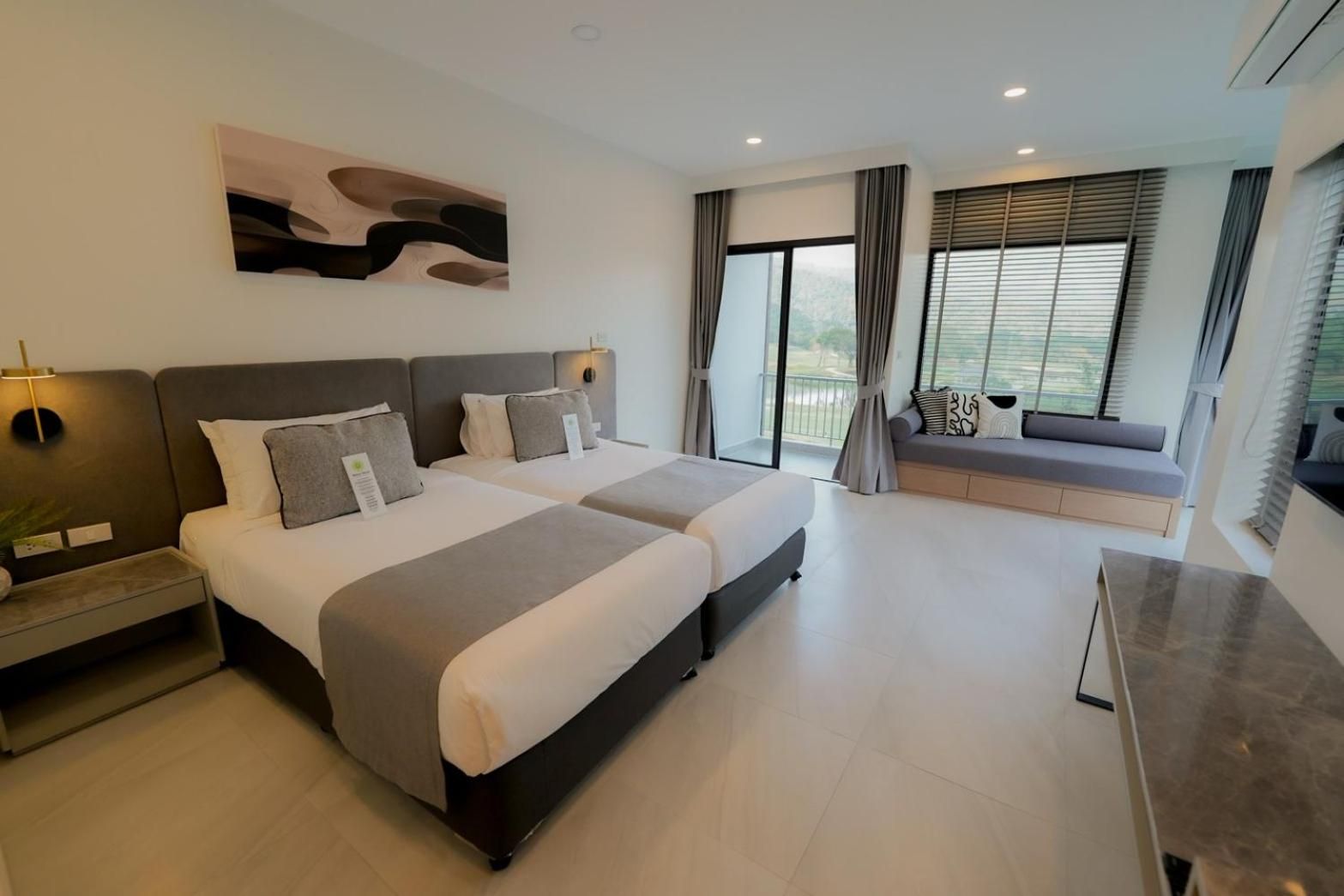 Deluxe Twin Room