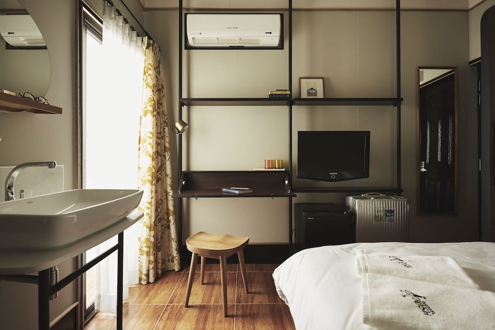 undefined Josh Hotel