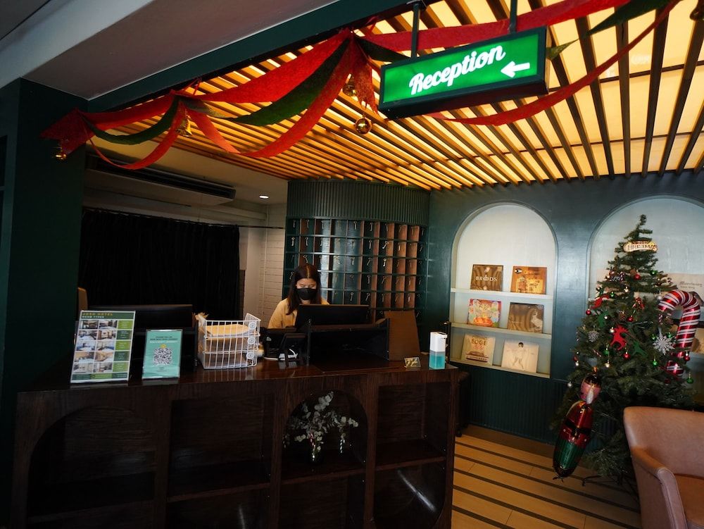 undefined Josh Hotel 7