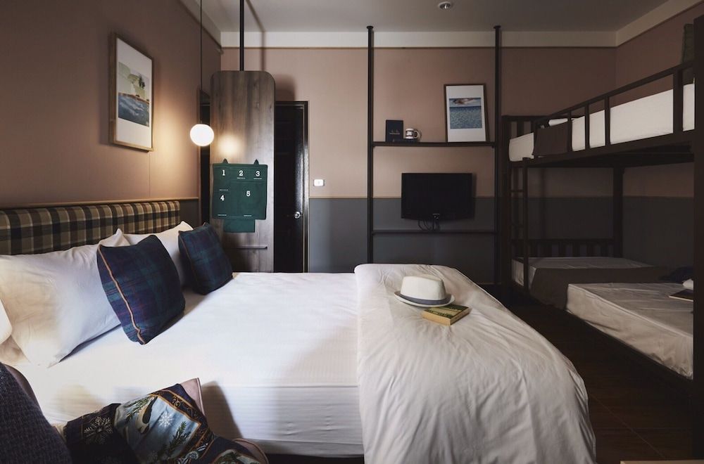 undefined Josh Hotel 3