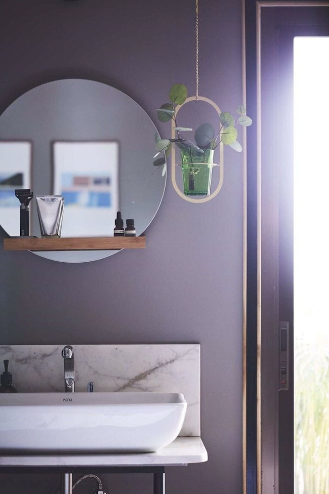 Josh Hotel Deluxe Room 7