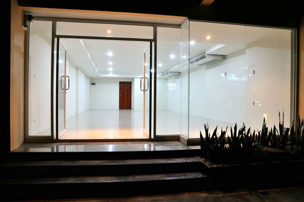 undefined Boonjumnong Modern Apartment 4