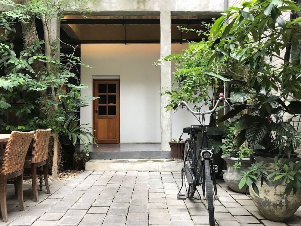 undefined Hotel Noir 4