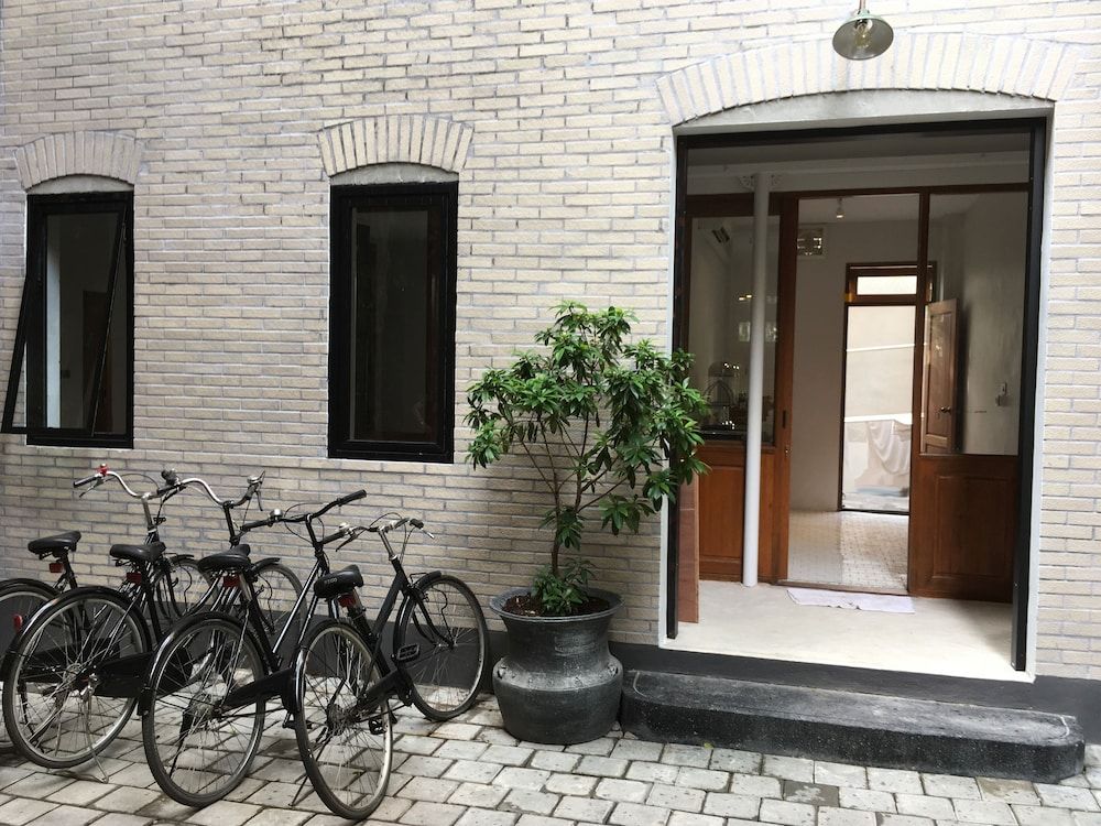 undefined Hotel Noir 6