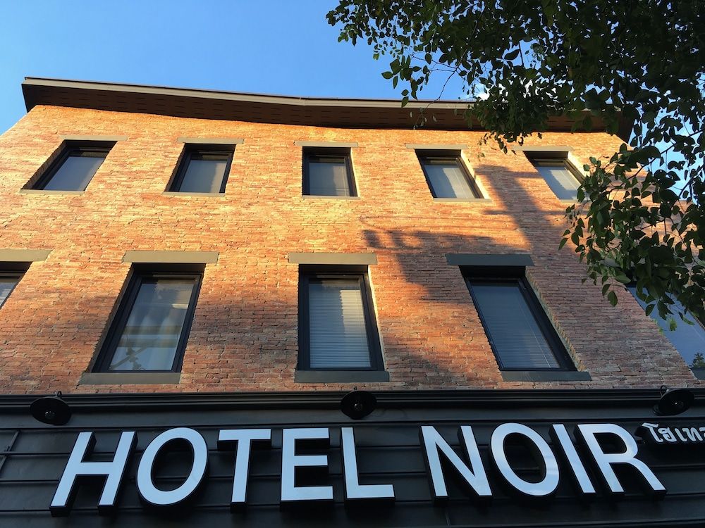 undefined Hotel Noir 4
