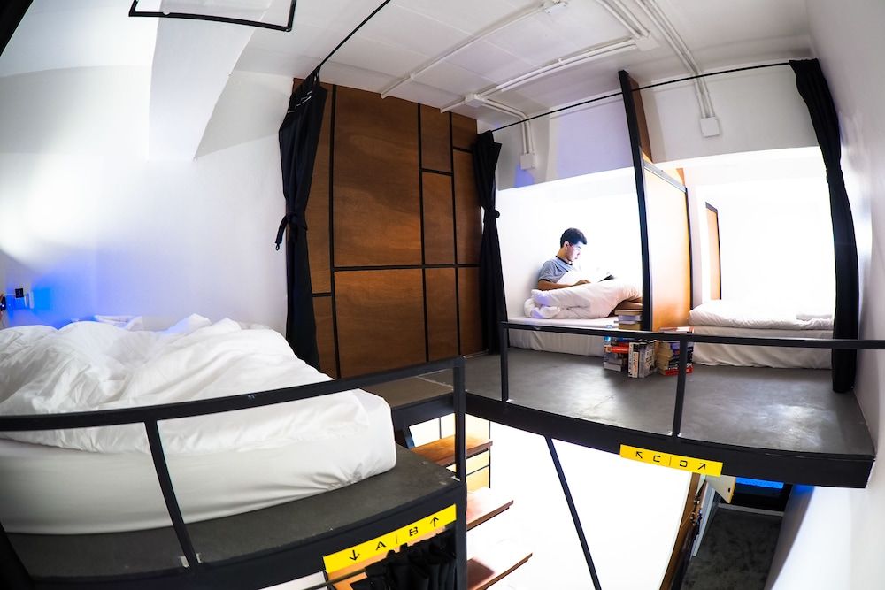 Book a Bed Poshtel - Hostel Quadruple Room 5