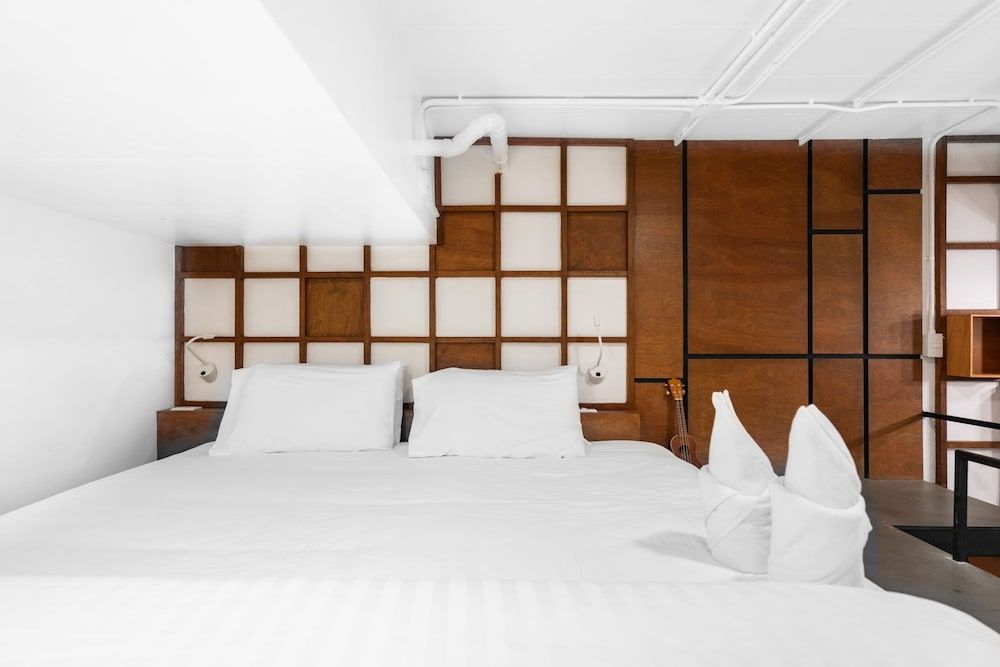 Book a Bed Poshtel - Hostel Double Mezzanine Room 4