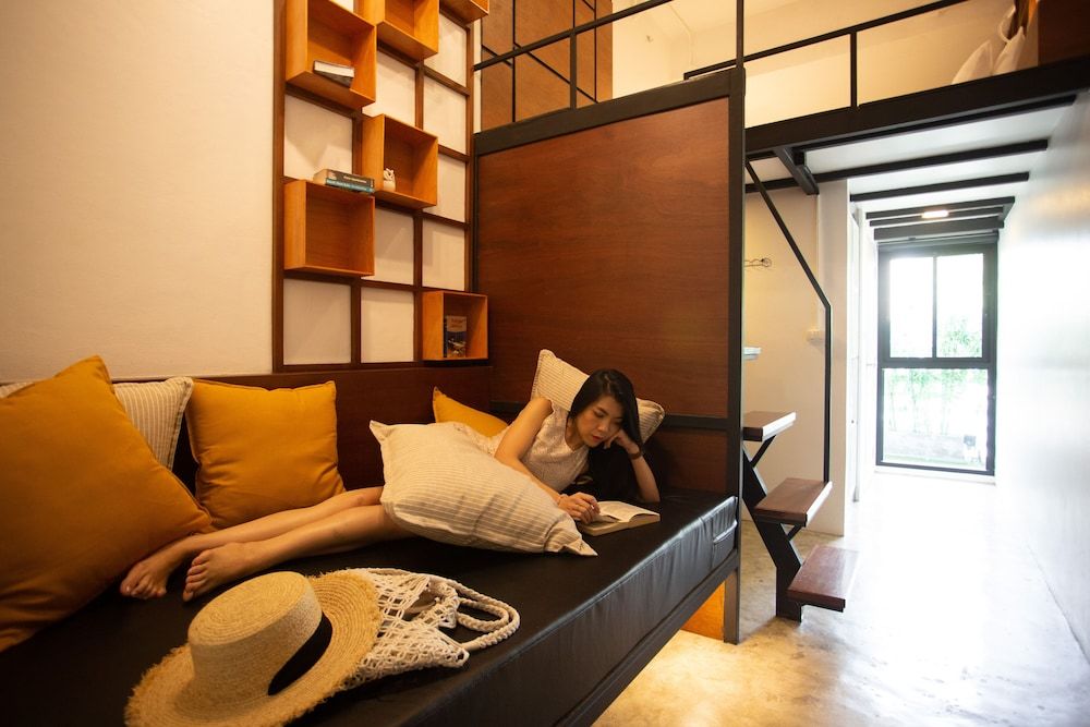 Book a Bed Poshtel - Hostel Double Mezzanine Room 8