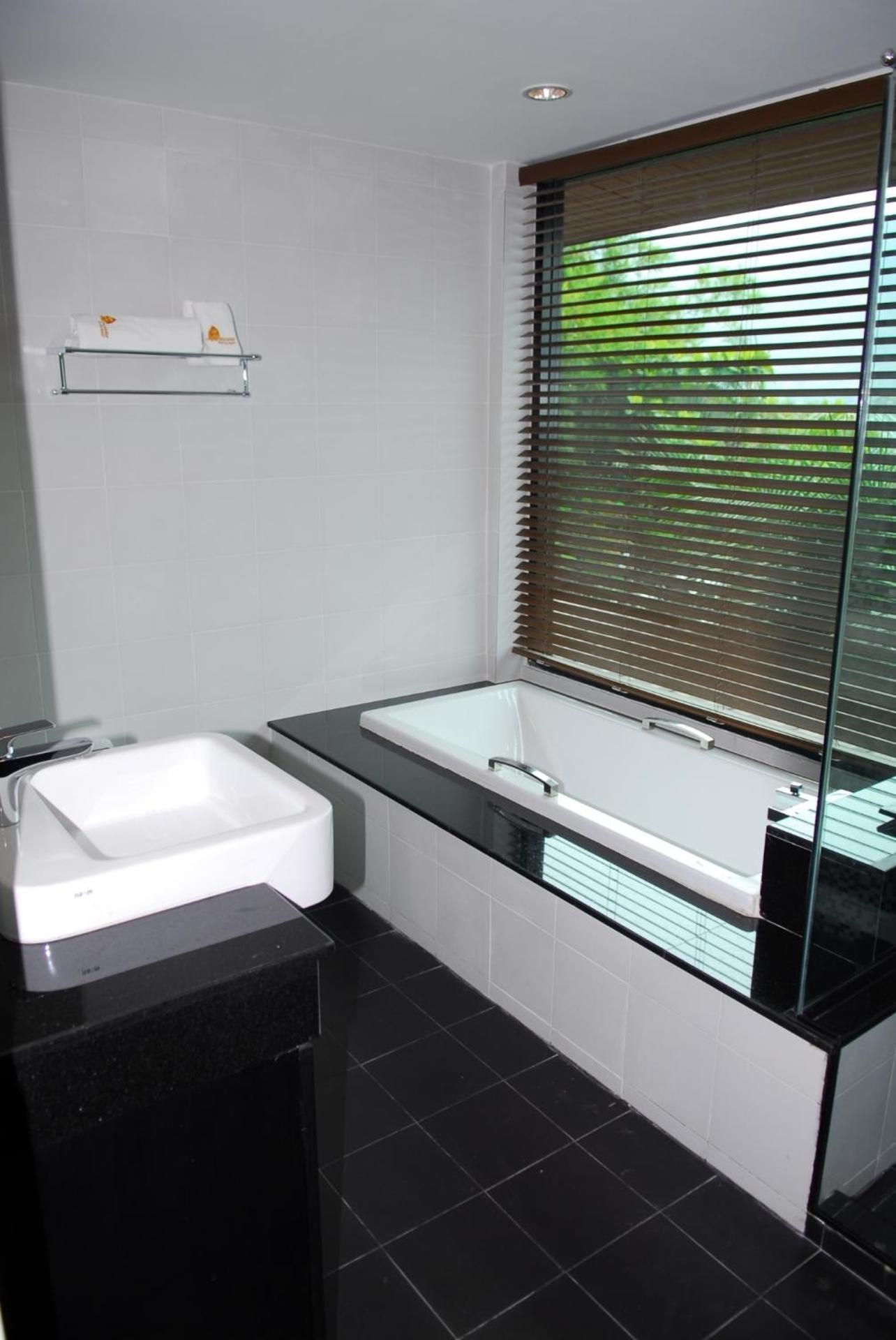 Deluxe Suite with River View