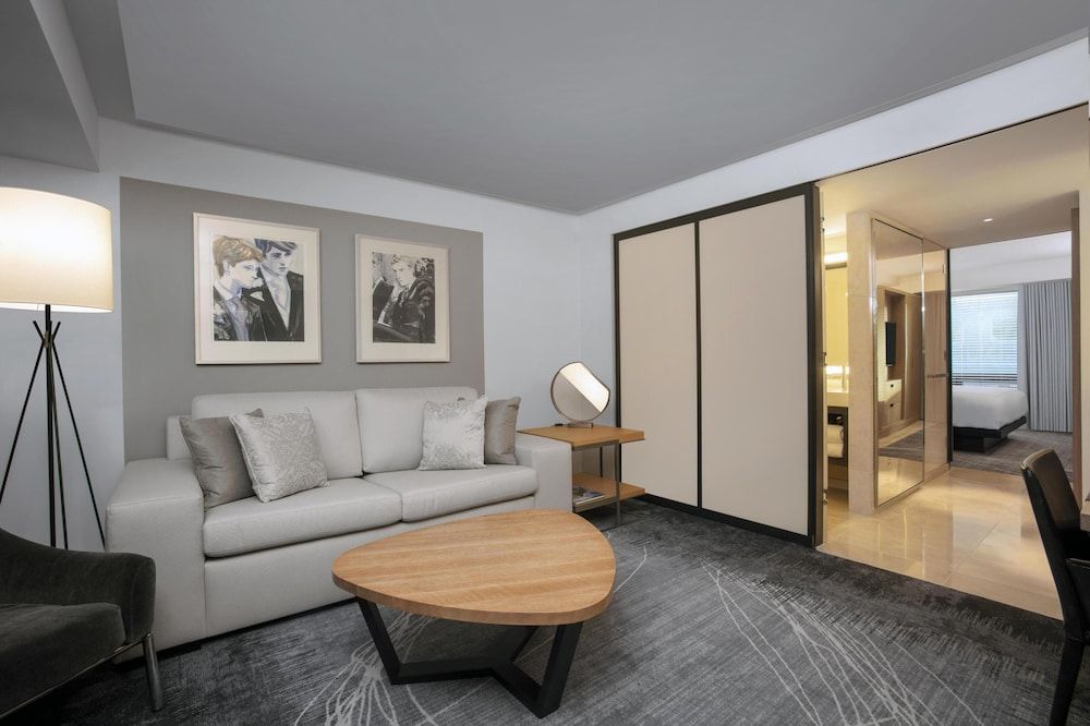 Conrad New York Downtown Deluxe Suite, 1 King Bed 7