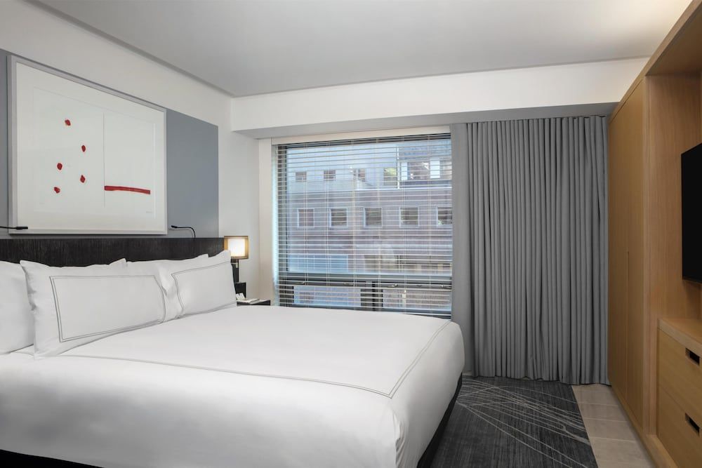 Conrad New York Downtown Deluxe Suite, 1 King Bed
