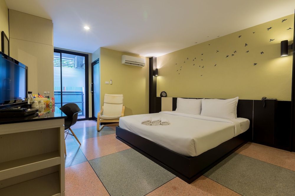 Pentahug Hotel Deluxe Room 4