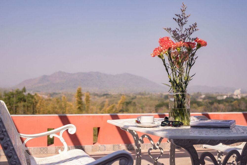 Leaves Valley Resort Romantic Twin Room 3