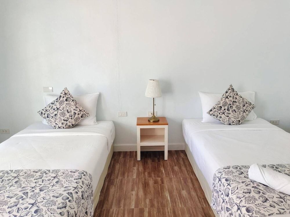 Blue Shore Cottage Standard Twin Room 3