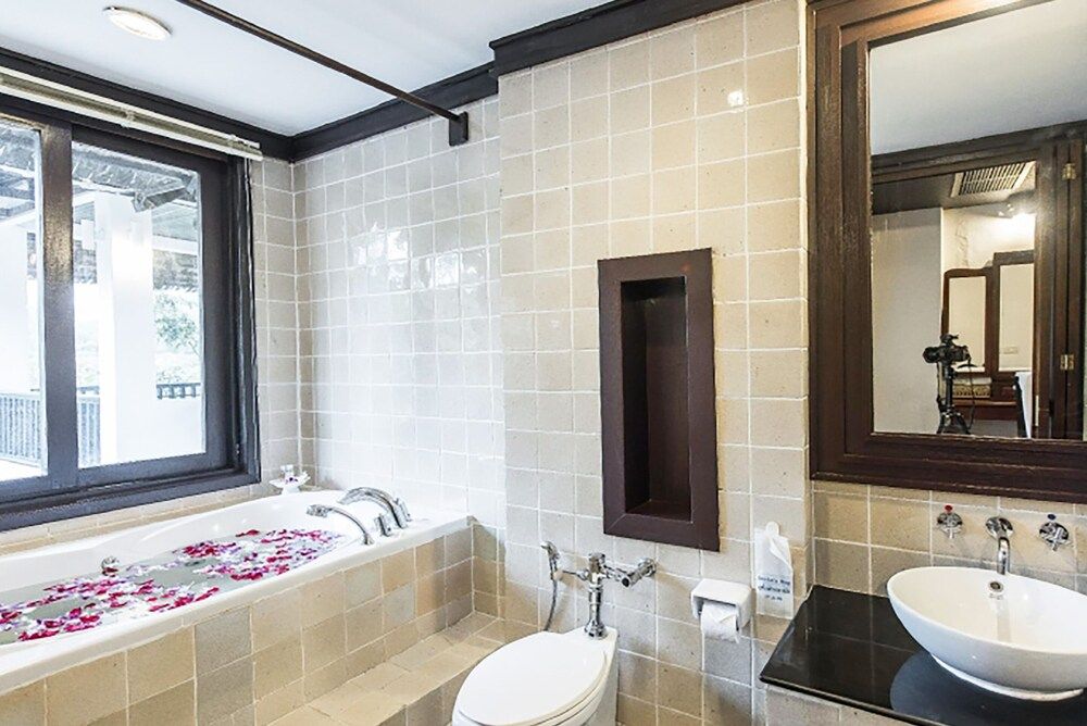 Gassan Khuntan Golf and Resort Deluxe Double Room 24