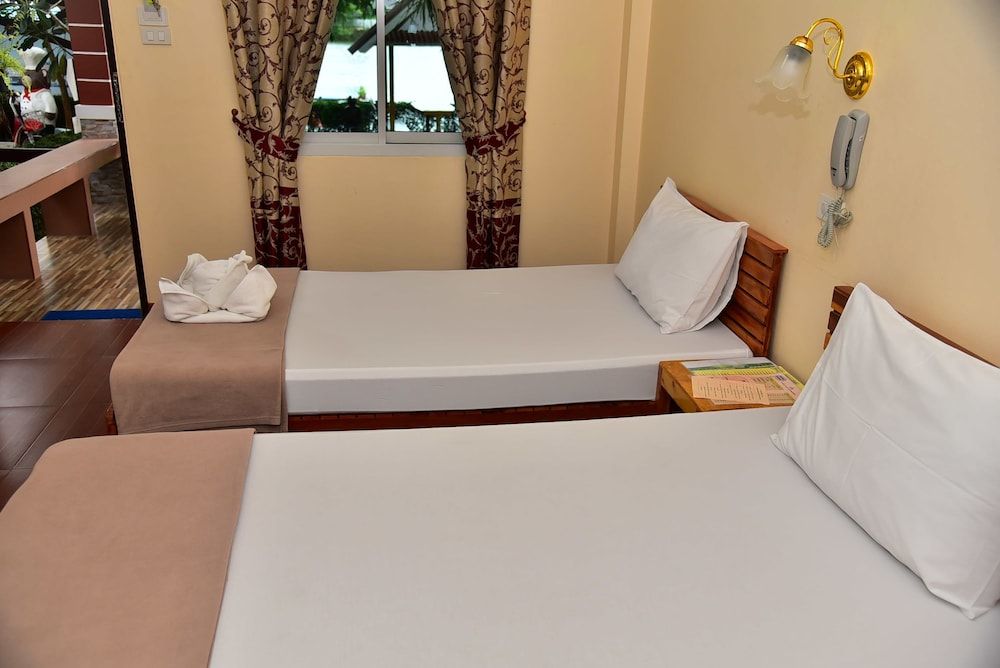 Rimbueng Resort Pranburi 2 Rooms Bungalow 4