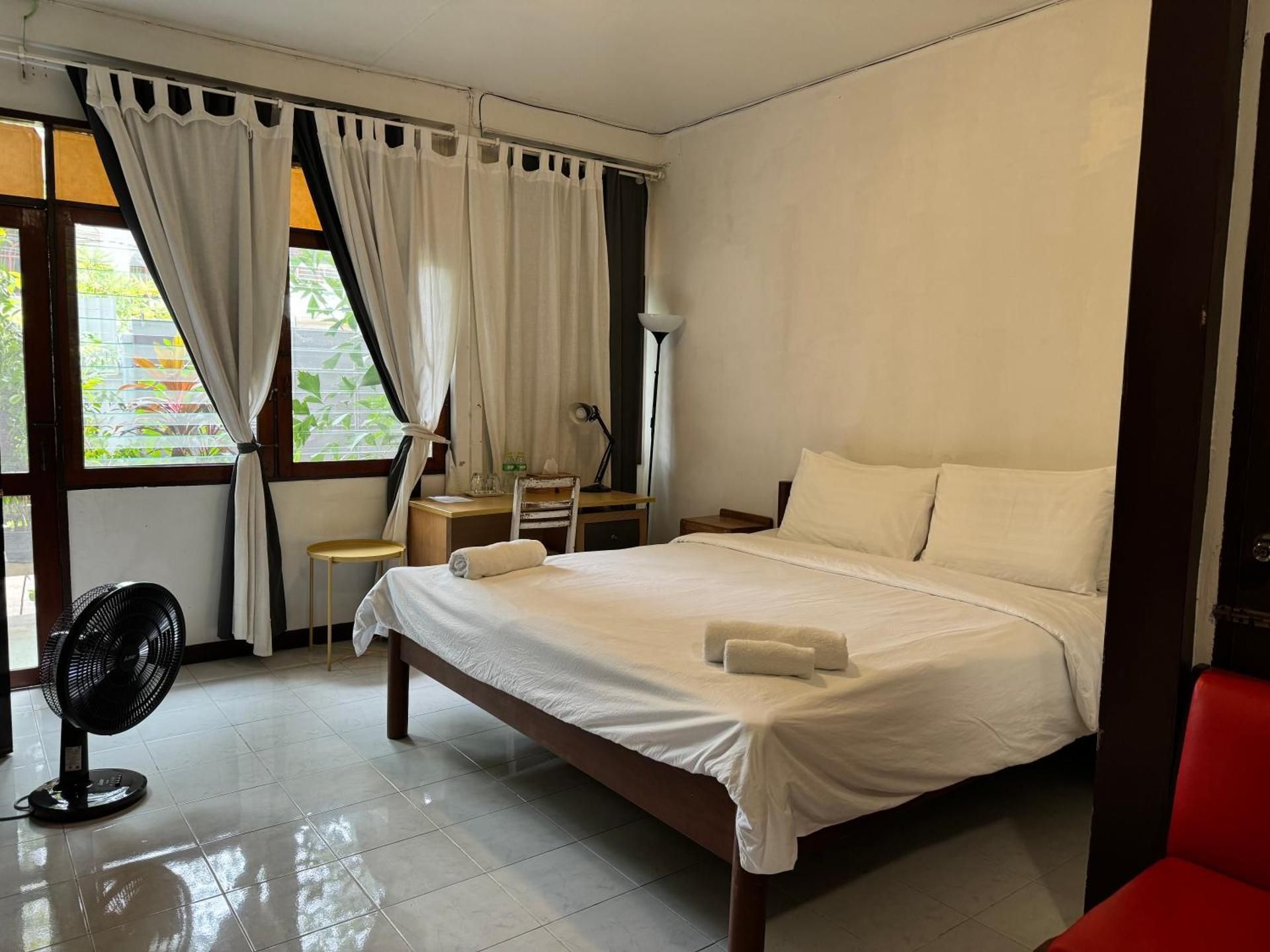 Double Standard Non-Smoking