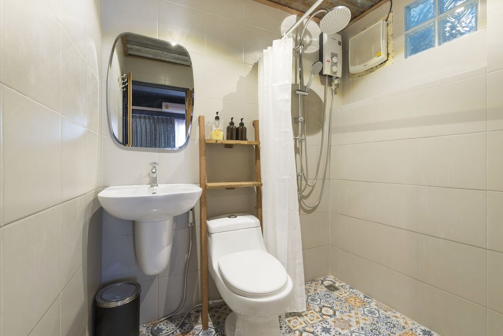 Suneta Hostel Chiang Mai Deluxe Room 5