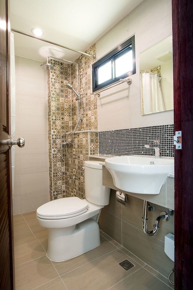 Villa Thai Orchid - Adults Only Deluxe King Room with Balcony 2