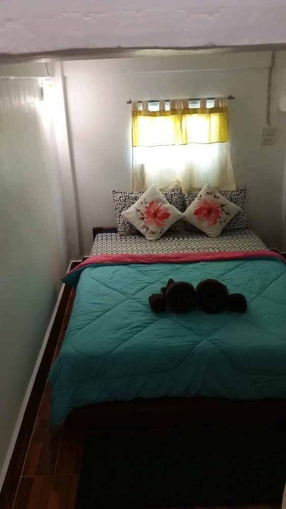 Ban Thor Phan Laura 2