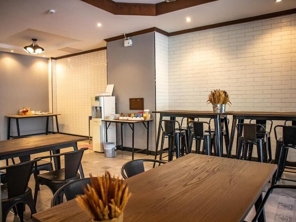 undefined The Moon Night Ao nang Hotel 9