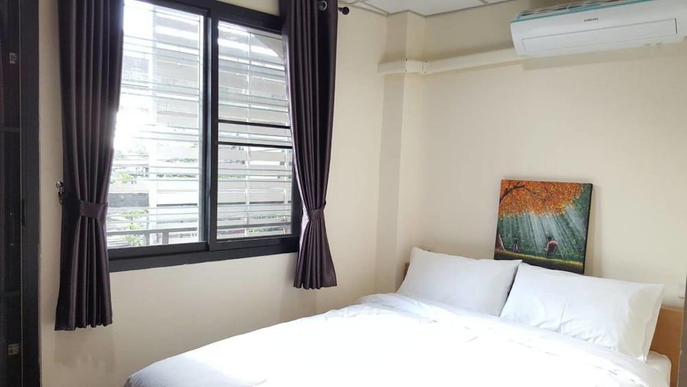 Double D Rooms & Cafe Deluxe Double Room, 1 Queen Bed, Non Smoking, Balcony