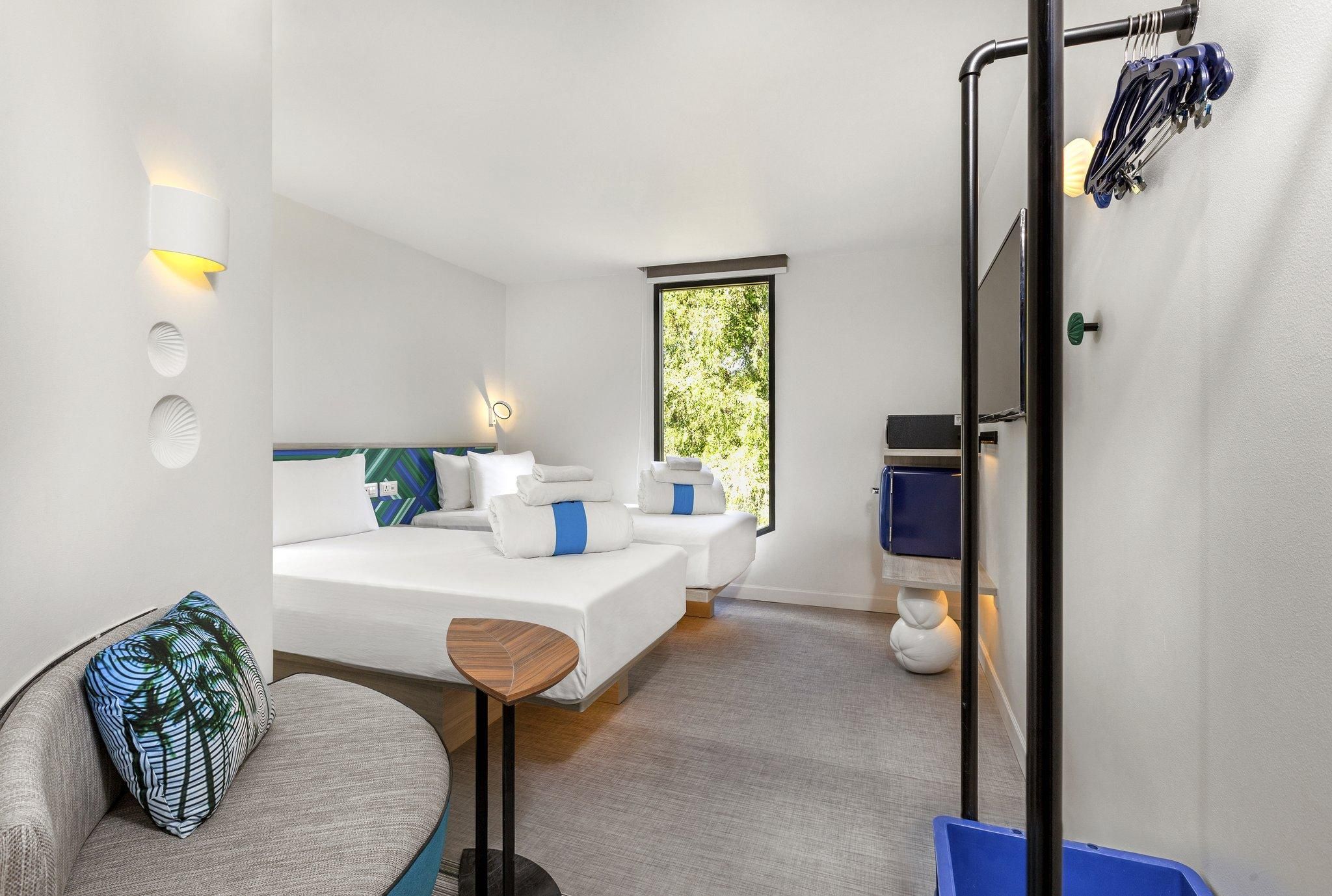 COSI Room Twin with Daily Food & Drink Credit